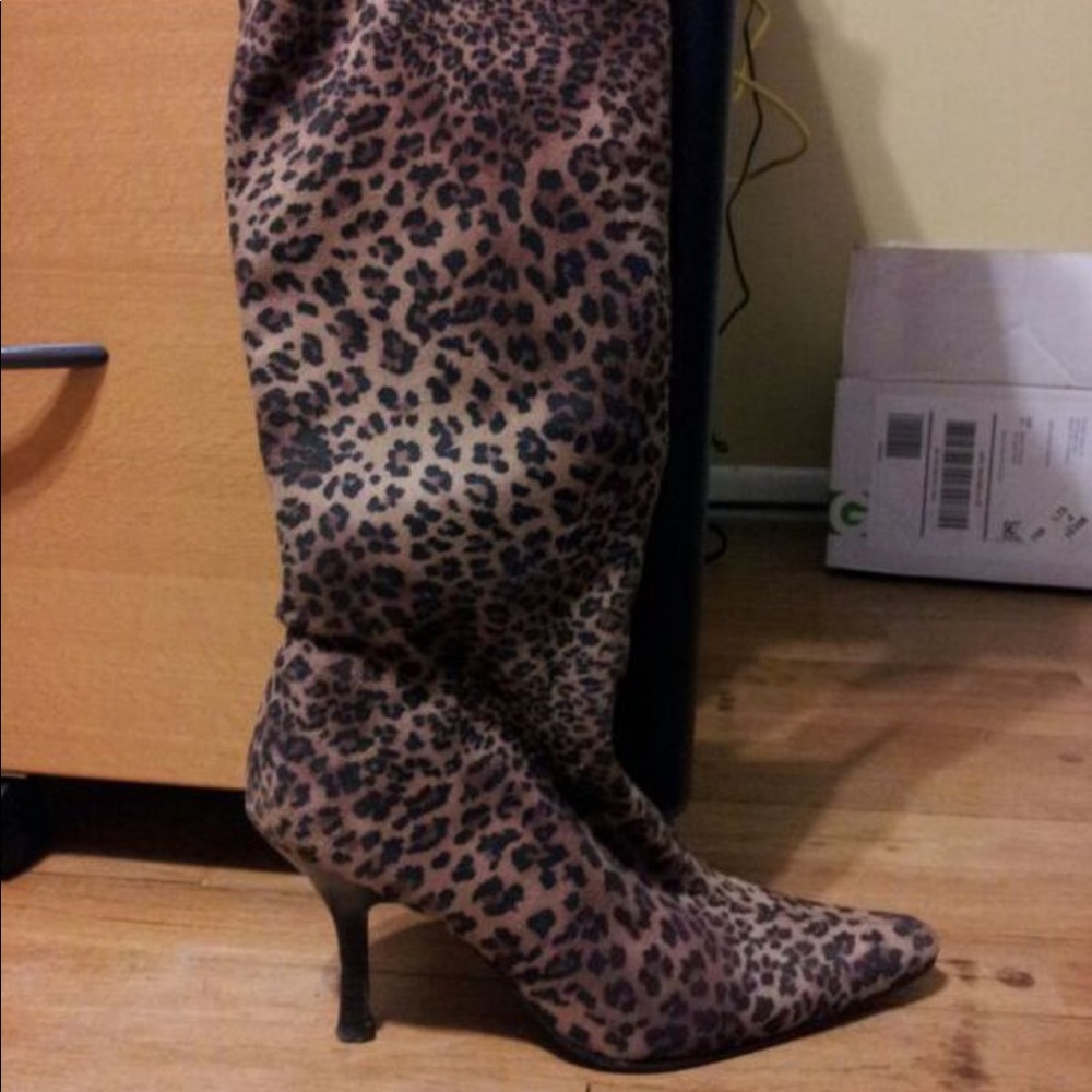 Women’s leopard boots size 7